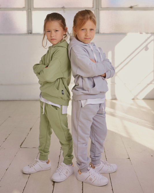 Buying a hoodie for your kid will ensure that they are warm, cozy, and protected from the upcoming harsh weather, including chilling winds. The kids' hoodies also comfort them while playing.